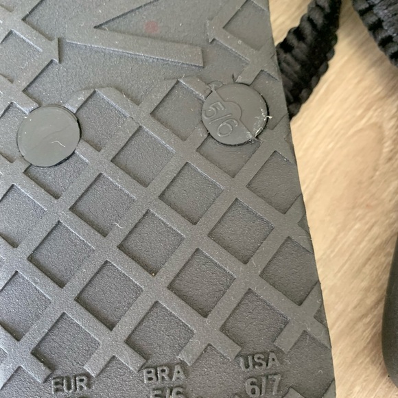 Anthropologie Vincenza ) flip Flop - Picture 4 of 6